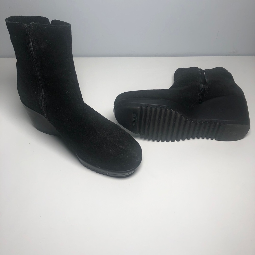 La Canadienne Ankle Boots Womens 8 Black Suede Waterproof Wedge Zip FLAWLESS
